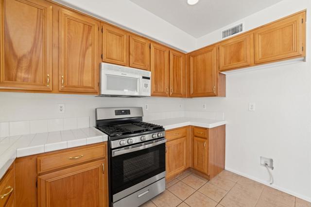 1115 Brown Bear Trail, Beaumont CA: https://media.crmls.org/mediaz/f7a85cab-b310-4f6c-abb3-8dc25c3624fa.jpg