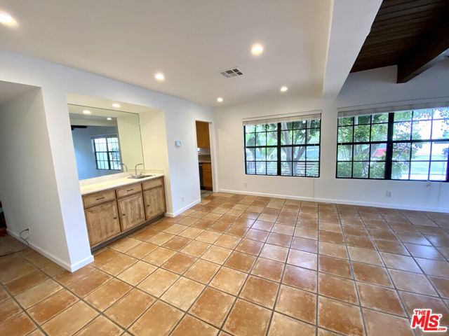 834 Bay Street, 1 photo 5