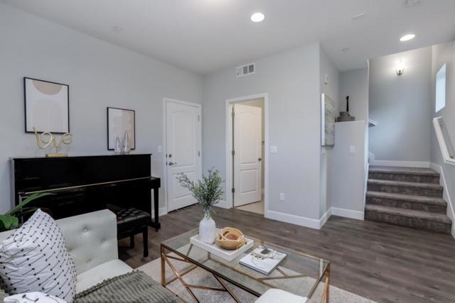 426 Ellicott Loop, San Jose CA: https://media.crmls.org/mediaz/f7a9a18a-c754-486c-9f6e-3ce450db8b96.jpg