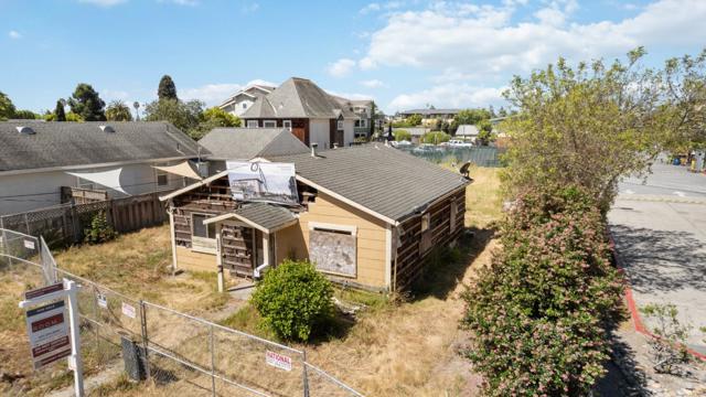 719 Darwin Street, Santa Cruz CA: https://media.crmls.org/mediaz/f7a9a958-90ce-4590-bf2b-2ab124e30b34.jpg