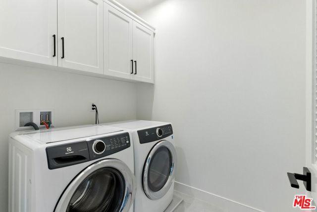 182 Plum Lily, Irvine CA: https://media.crmls.org/mediaz/f7a9bef8-4343-41b2-b8b2-f83ca414b4f5.jpg