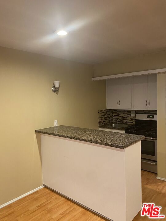 11317 1/2 Iowa Avenue, Los Angeles CA: https://media.crmls.org/mediaz/f7aa314c-4326-41da-aa1f-d5223b60440a.jpg