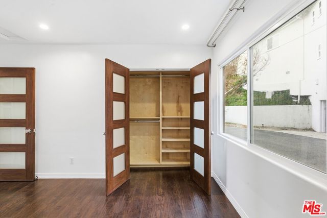 3476 Troy Drive, Los Angeles CA: https://media.crmls.org/mediaz/f7aa35f4-312c-4885-9692-64096825ffce.jpg