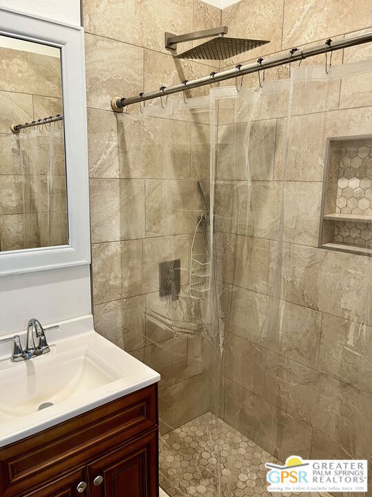 31305 Desert Moon Drive, Thousand Palms CA: https://media.crmls.org/mediaz/f7aa5436-7be2-4ac1-a33e-113396a55eaf.jpg