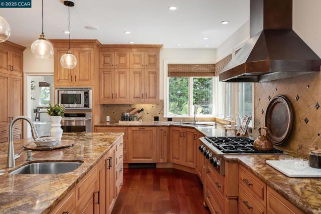 129 Alta Vista Way, Danville CA: https://media.crmls.org/mediaz/f7ab84d7-54ab-454f-8c1d-2db66f19760b.jpg