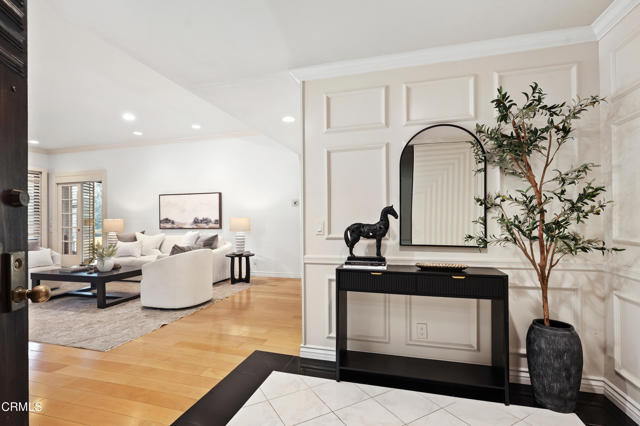 Detail Gallery Image 3 of 37 For 2329 Century Hill, Los Angeles,  CA 90067 - 2 Beds | 2 Baths