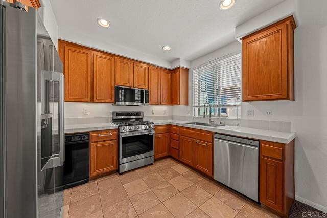 Detail Gallery Image 8 of 28 For 2842 Farragut Rd #130,  Point Loma,  CA 92106 - 2 Beds | 2/1 Baths