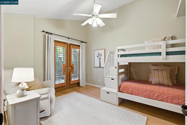 15 Ardmore Ct, Pleasant Hill CA: https://media.crmls.org/mediaz/f7ac6a18-5598-4cca-bfcb-25f0e0fdd224.jpg