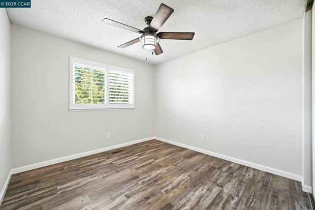 4417 Sunlight Ct, Concord CA: https://media.crmls.org/mediaz/f7ac7155-03aa-4d88-94e2-08e0cb4cae79.jpg