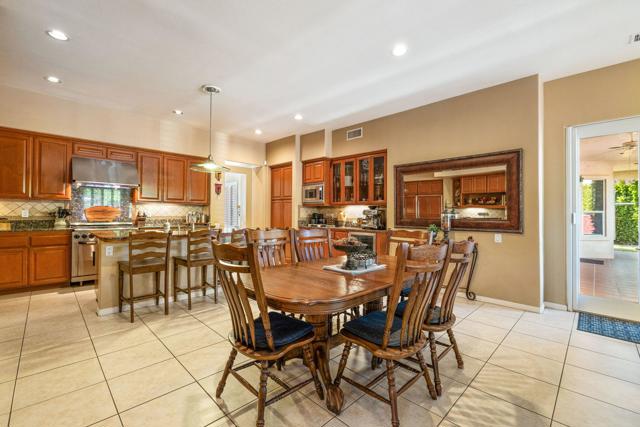 47 Gibraltar Drive, Palm Desert CA: https://media.crmls.org/mediaz/f7ac7425-7b63-4862-b651-8b0af1cca8bd.jpg