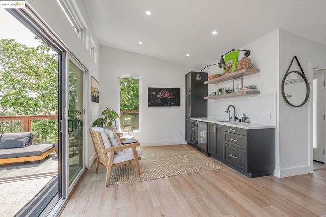 3336 Oak Ct, Lafayette CA: https://media.crmls.org/mediaz/f7ada1f6-1d46-42ab-9f76-5c8e98989b40.jpg