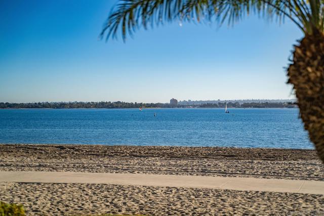 1177 Pacific Beach Drive, San Diego CA: https://media.crmls.org/mediaz/f7ae1f00-0d41-4235-a2d2-2a9e35050d10.jpg