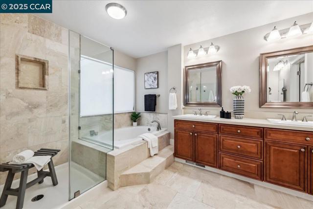 97 Woodranch Cir, Danville CA: https://media.crmls.org/mediaz/f7ae5a4c-acb2-42dd-8479-d3837ca34ccc.jpg
