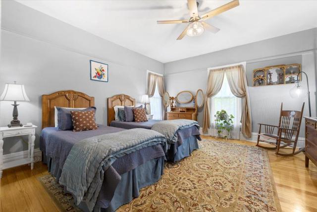 223 N Oregon Street, Yreka CA: https://media.crmls.org/mediaz/f7ae5b09-8d05-49c7-bbf8-a23026f3da9e.jpg