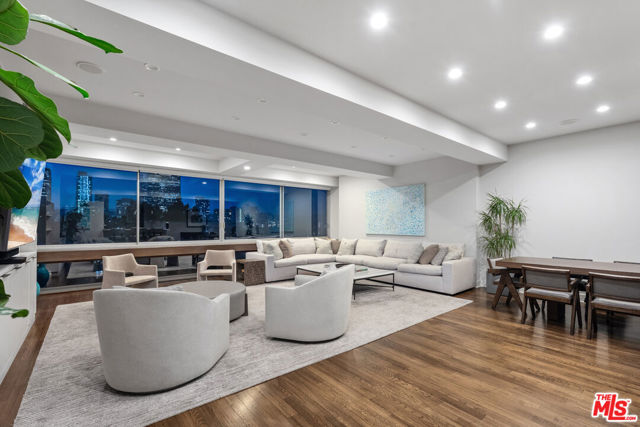 2220 Avenue Of The Stars, Los Angeles CA: https://media.crmls.org/mediaz/f7ae87bf-0590-469e-a217-a1bf8eecaec0.jpg