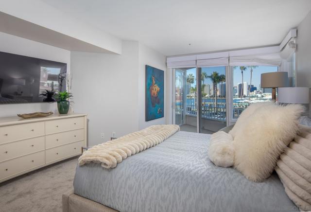 1133 1st St, Coronado CA: https://media.crmls.org/mediaz/f7ae89b0-3130-4a7e-b003-3608d62647c8.jpg