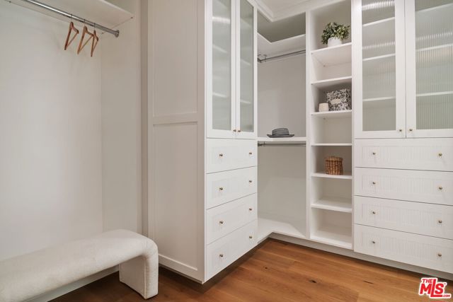4031 Deerhorn Drive, Sherman Oaks CA: https://media.crmls.org/mediaz/f7aeaf2e-4ca9-406c-93cb-90ec6392128f.jpg