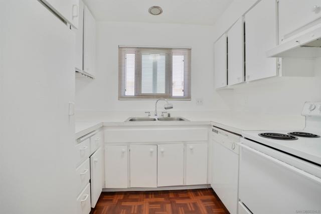 3942 Valeta St, San Diego CA: https://media.crmls.org/mediaz/f7af498c-5631-4d4b-9002-2876d5643dd4.jpg