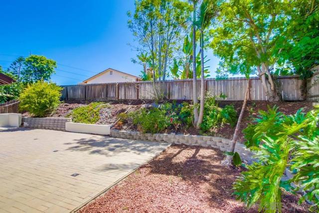 13113 Calle De Las Rosas, San Diego CA: https://media.crmls.org/mediaz/f7b1f6a7-26f9-4902-b910-911d14de89bf.jpg