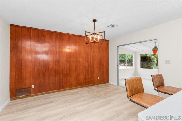 13128 Via Del Toro, Poway CA: https://media.crmls.org/mediaz/f7b210f8-da6f-4554-8fbf-d134b3aba678.jpg