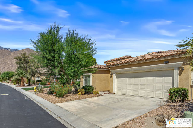 1238 Vista Sol, Palm Springs CA: https://media.crmls.org/mediaz/f7b28b9c-ace7-4cc5-8af4-77ccddbcd753.jpg