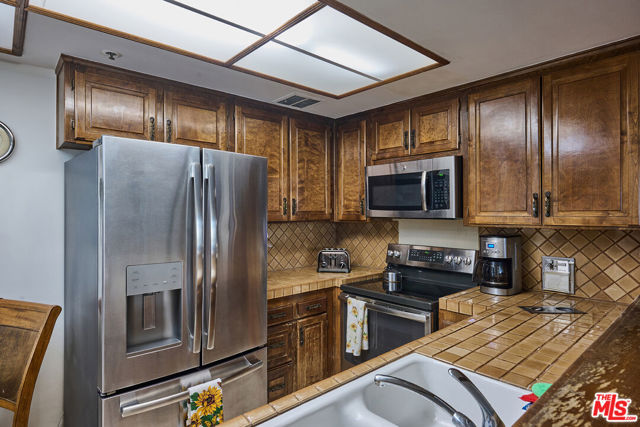 880 W 1st Street, Los Angeles CA: https://media.crmls.org/mediaz/f7b40c83-10e0-406a-8bb9-eeccb671ec5c.jpg