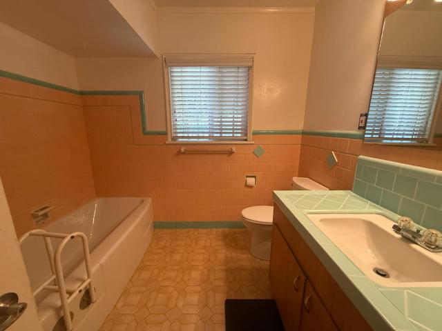 313 Canal Street, King City CA: https://media.crmls.org/mediaz/f7b5356e-d6ed-4fc3-b692-1bae15220059.jpg