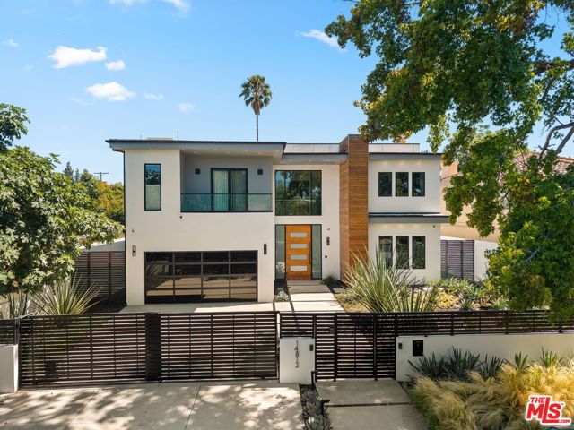 14812 Morrison Street photo 3