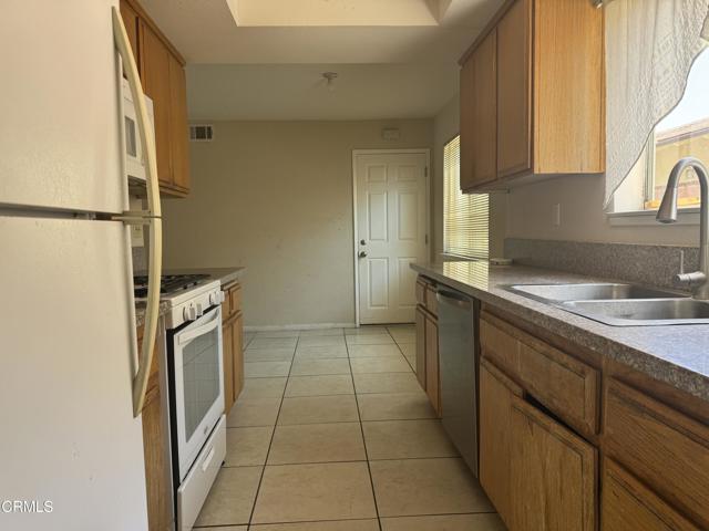 8223 Tiara Street, Ventura CA: https://media.crmls.org/mediaz/f7b60751-115d-45b2-8123-7576d1bd45ce.jpg