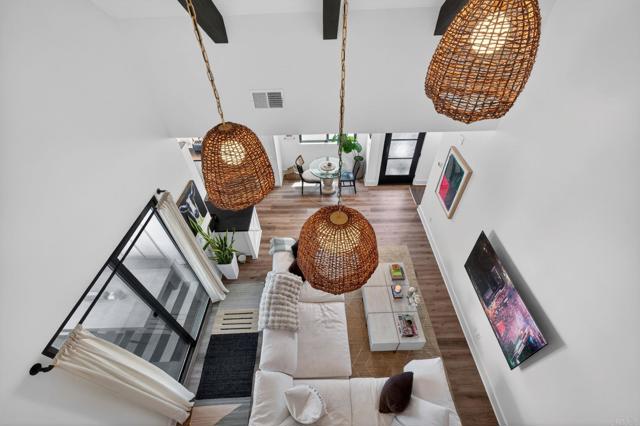 Detail Gallery Image 4 of 42 For 1303 Bergamo #201,  Encinitas,  CA 92024 - 2 Beds | 1/1 Baths