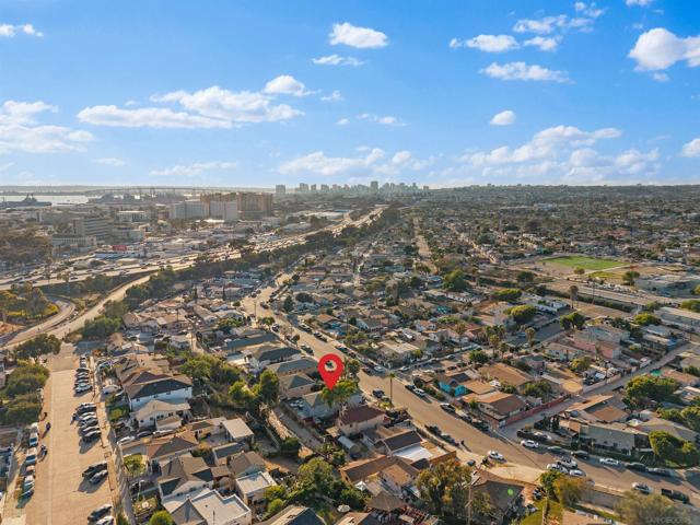 3957 61 Cottonwood St, San Diego CA: https://media.crmls.org/mediaz/f7b67808-06bb-43c4-8f5a-10b418ae427f.jpg