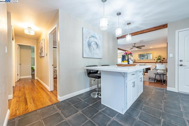 32409 Elizabeth Way, Union City CA: https://media.crmls.org/mediaz/f7b6b5ba-7d82-48f8-8fdc-aaa68a5c0e8a.jpg