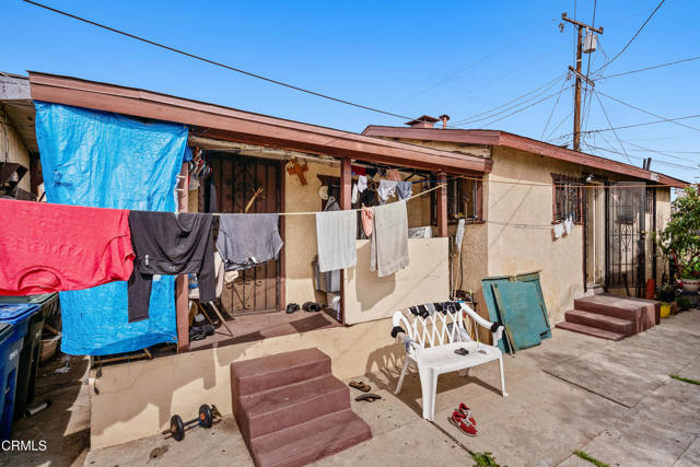 1156 S Alma Avenue, Los Angeles CA: https://media.crmls.org/mediaz/f7b772e1-3e74-4428-916d-ece883e8d1cd.jpg