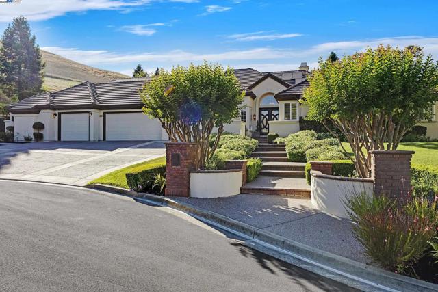 24 Timberview Ct., Danville CA: https://media.crmls.org/mediaz/f7b7ddb1-69c4-4aa1-9ad6-1c500fc4ac4d.jpg