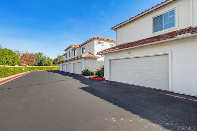 Detail Gallery Image 33 of 37 For 4002 Craven Rd #4,  Oceanside,  CA 92057 - 3 Beds | 2/1 Baths