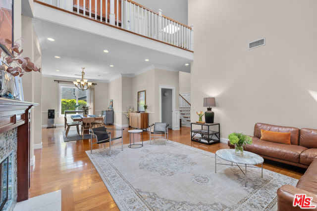 1712 CURTIS Avenue, Manhattan Beach CA: https://media.crmls.org/mediaz/f7b83d74-3cc3-47bb-9ff0-a163f02b08a5.jpg