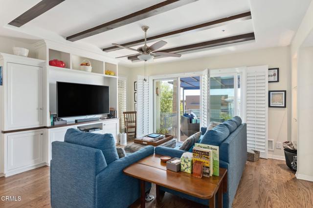 518 Lincoln Drive, Ventura CA: https://media.crmls.org/mediaz/f7b8ab7f-0d65-458d-8c3d-3a635b935857.jpg