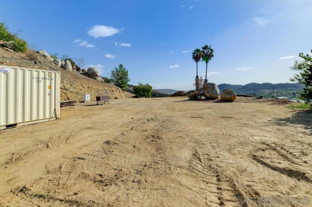 496 Camino Calafia, San Marcos CA: https://media.crmls.org/mediaz/f7b92423-7b4c-4e23-88ec-12e7cd0ed861.jpg
