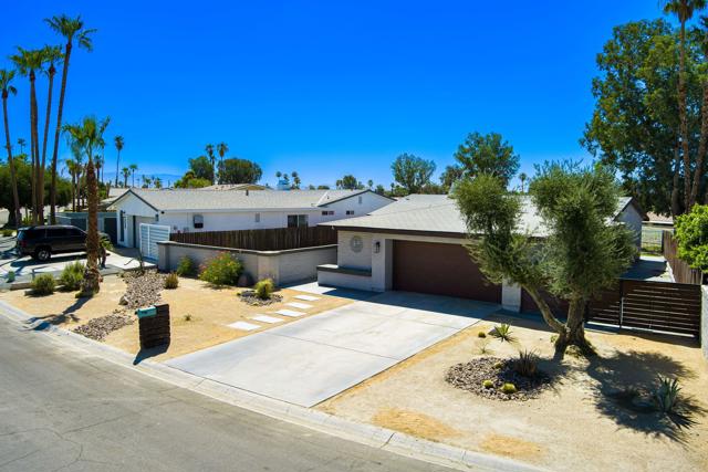 76761 Kentucky Avenue, Palm Desert CA: https://media.crmls.org/mediaz/f7b9aa66-5cad-4fdc-848a-27dfe94c7c6e.jpg