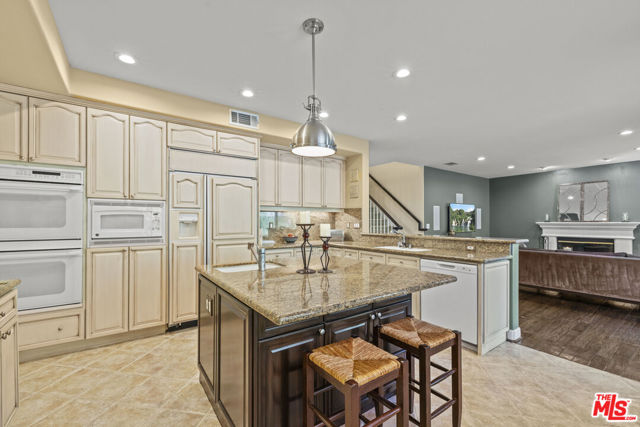 3432 Daniella Court, Calabasas CA: https://media.crmls.org/mediaz/f7b9ca37-152c-4322-846a-94405cdf7db2.jpg