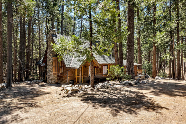 26299 Tahquitz Drive, Idyllwild CA: https://media.crmls.org/mediaz/f7b9d2a8-c121-4c0d-afb9-81ce439c2944.jpg