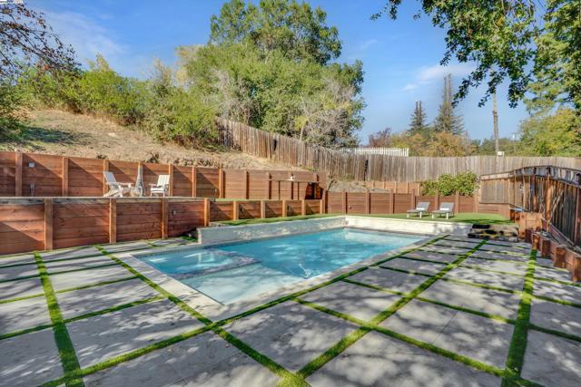 3 Dale Ct, Lafayette CA: https://media.crmls.org/mediaz/f7ba45fb-a0bc-49c9-aea0-34c1913912d4.jpg