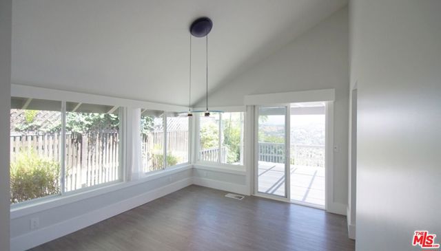 2724 Angelo Drive, Los Angeles CA: https://media.crmls.org/mediaz/f7ba9dfa-ef9d-4fd9-96d0-8005d952f720.jpg