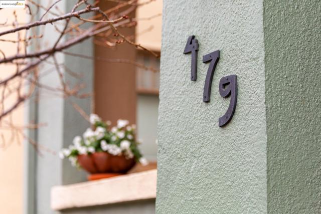 479 41st St, Oakland CA: https://media.crmls.org/mediaz/f7bab290-782e-40a0-a70d-3606e6f6f124.jpg