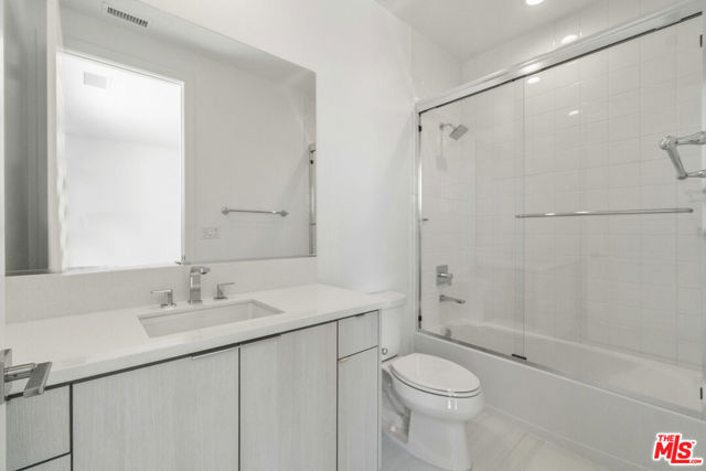 20115 W Galway Lane, Porter Ranch CA: https://media.crmls.org/mediaz/f7bae170-f1c7-4a47-bb9b-0933ac2578ae.jpg
