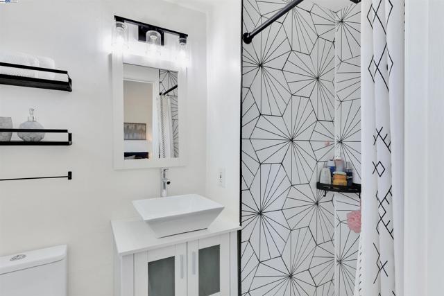 1167 Temple Dr, Pacheco CA: https://media.crmls.org/mediaz/f7bb2f72-0601-4784-a107-0160ecd9c812.jpg