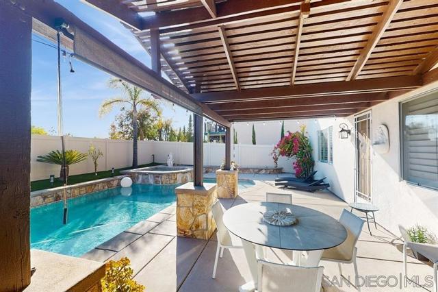 43041 Noble Court, Temecula CA: https://media.crmls.org/mediaz/f7bb75e6-5454-4bfd-8a39-edcfaac65f2d.jpg