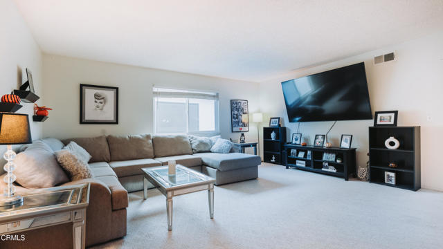 1020 Dunes Street, Oxnard CA: https://media.crmls.org/mediaz/f7bbf4ae-9934-4c55-aaab-7a03fadc4264.jpg