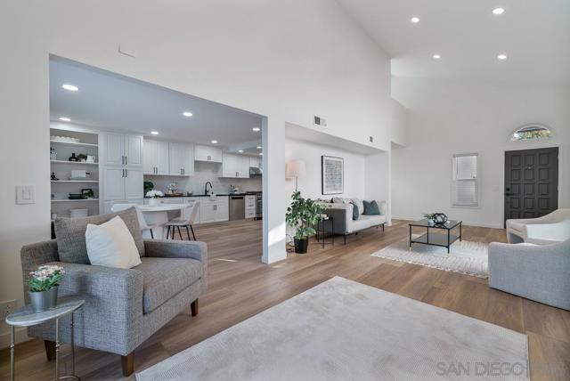 11289 Silver Buckle Way, San Diego CA: https://media.crmls.org/mediaz/f7bcda07-c2a3-406e-856a-9ffc7477e0a8.jpg