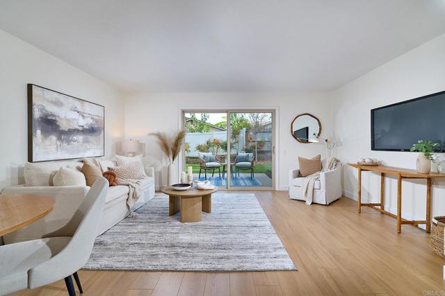 Detail Gallery Image 8 of 39 For 11364 Poblado Rd, San Diego,  CA 92127 - 2 Beds | 1/1 Baths